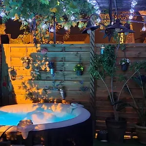 Dépendance De 30m² Dans Maison Avec Entrée Privée Appartement